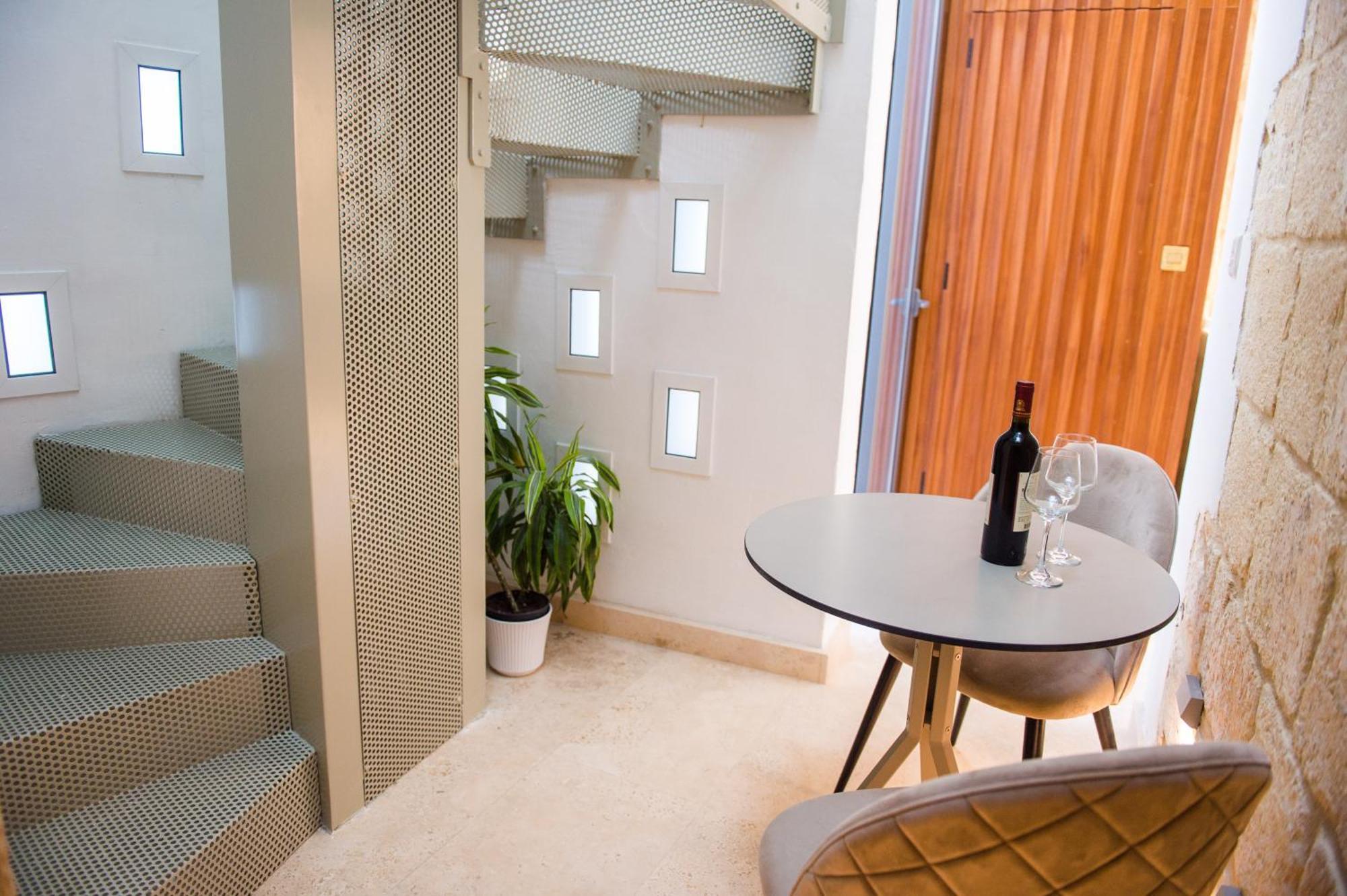 San Anton Suites แอตตาร์ด ภายนอก รูปภาพ